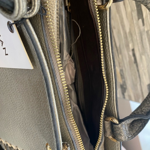 Galian Olive Handbag With Tassell - Picture 8 of 9